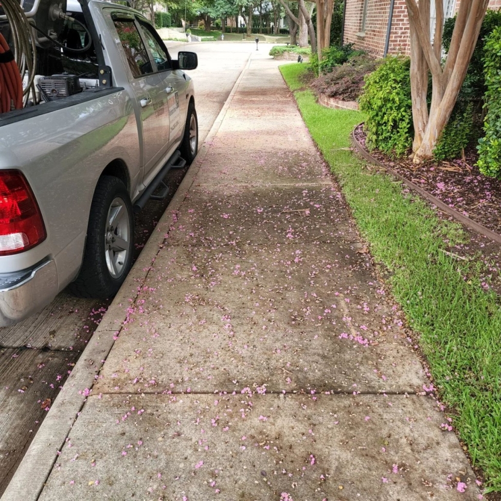 Sidewalk Cleaning Services by Dutch Shine Maintenance 2