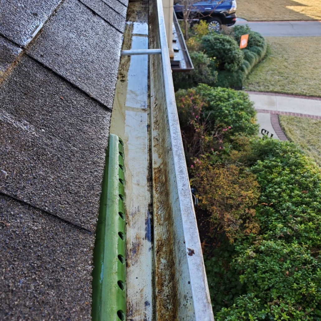 Dutch Shine takes care of your gutters so you don’t have to 4