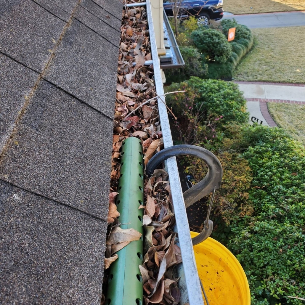 Dutch Shine takes care of your gutters so you don’t have to 3